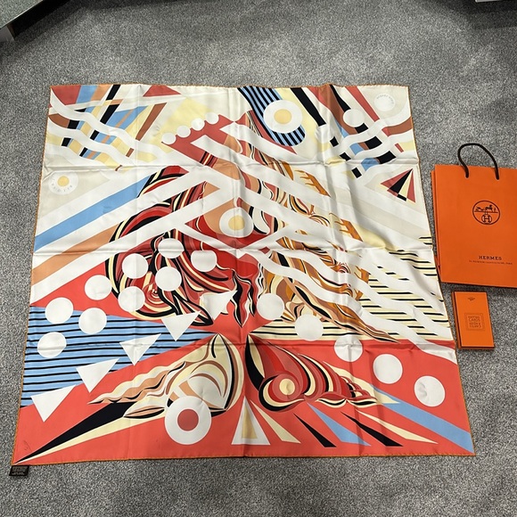 Authentic Hermes Silk scarf - Picture 2 of 11